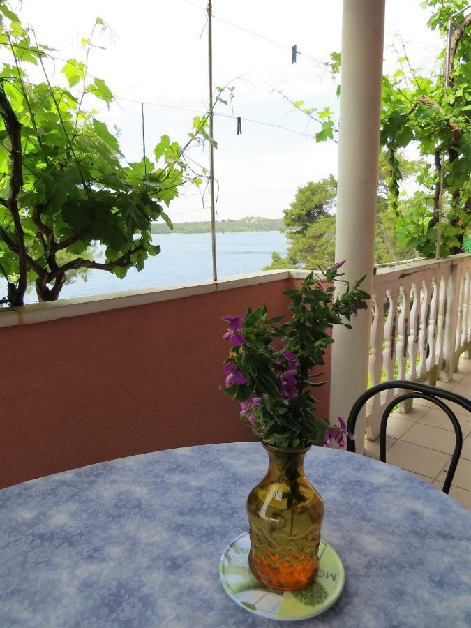 Great Apartment Mali Losinj Bagian luar foto