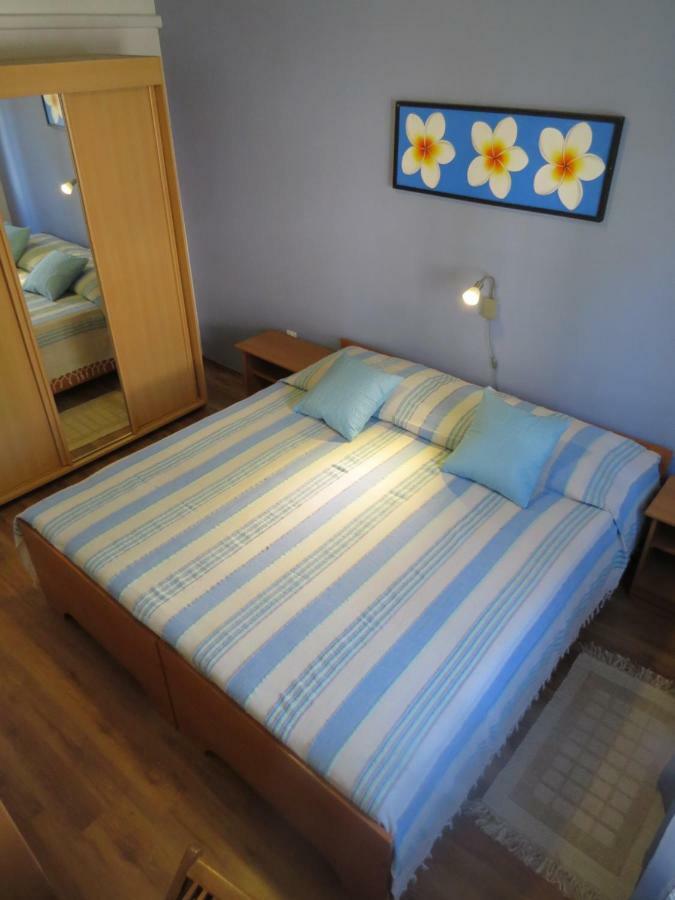 Great Apartment Mali Losinj Bagian luar foto